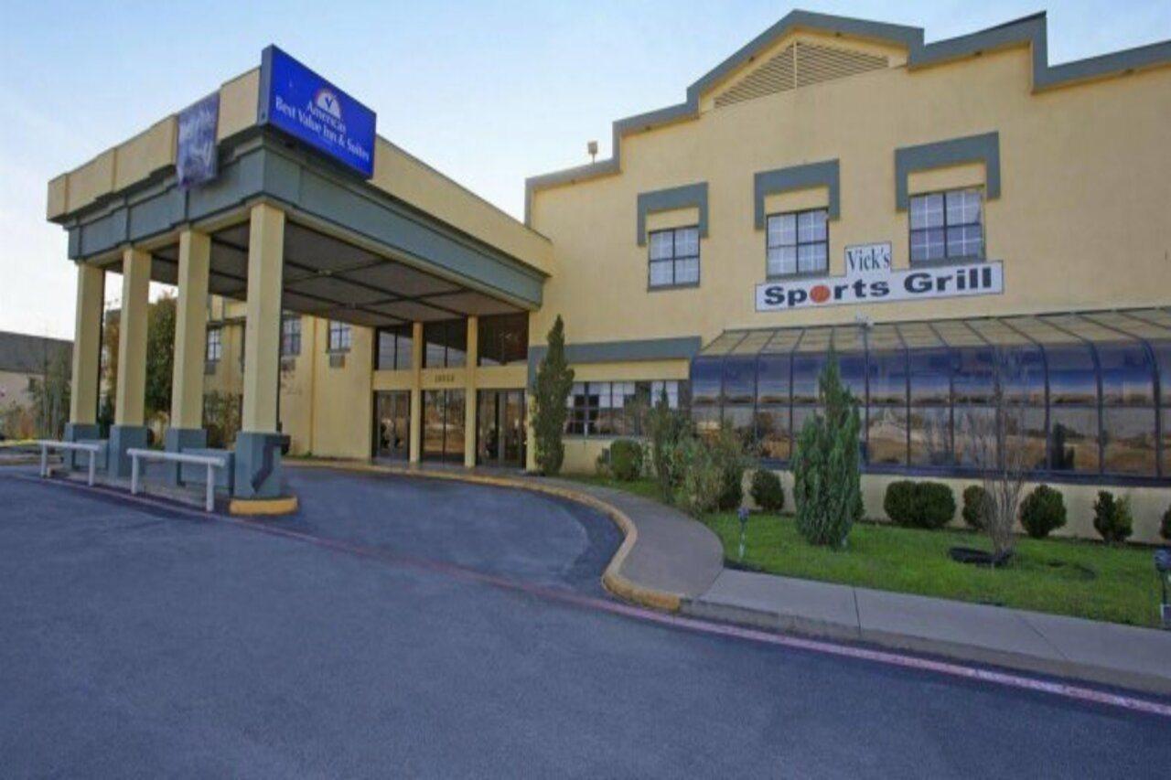 Americas Best Value Inn And Suites North Farmers Branch Exterior photo