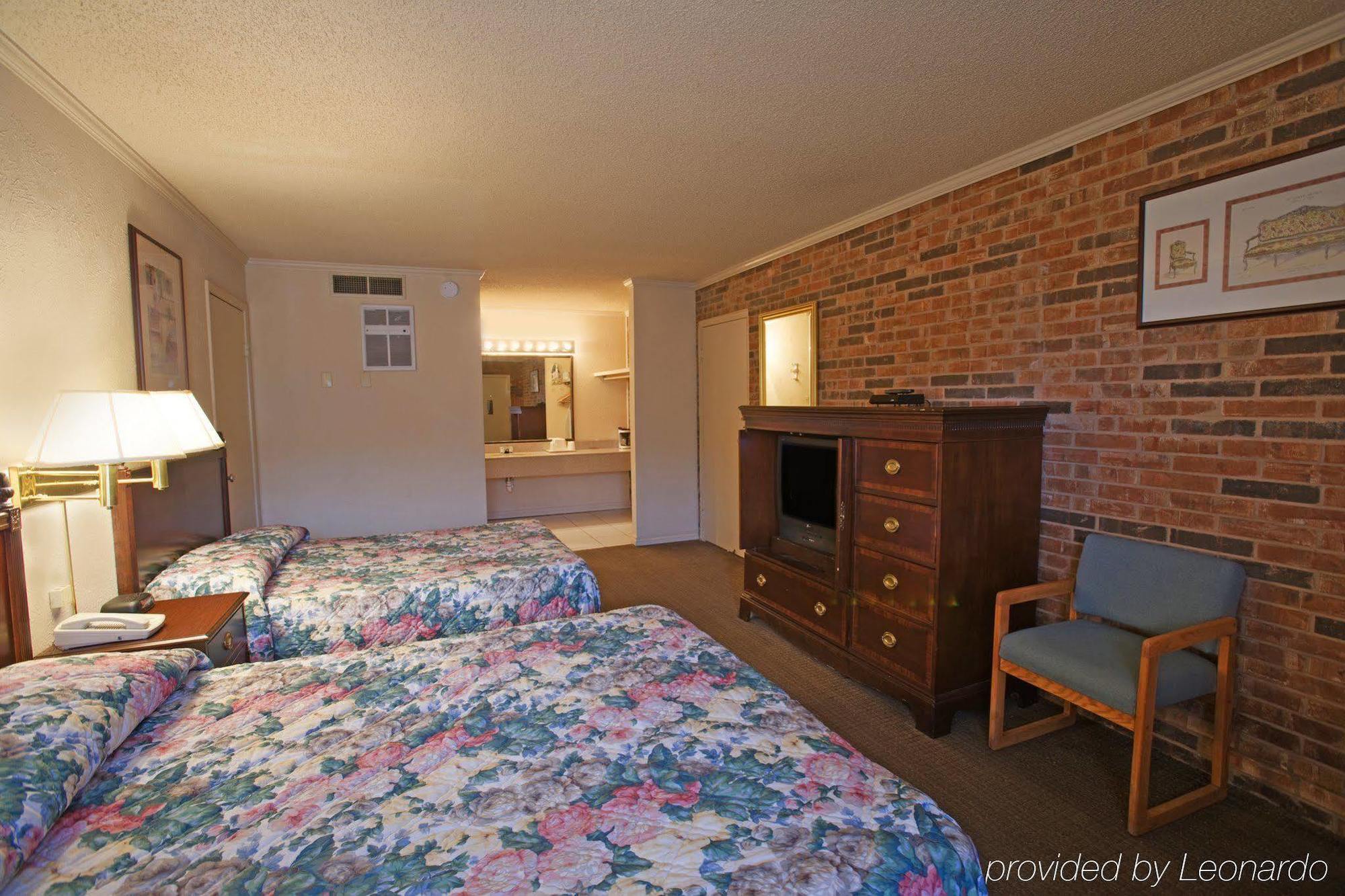 Americas Best Value Inn And Suites North Farmers Branch Room photo