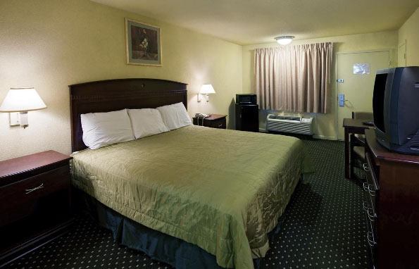 Americas Best Value Inn And Suites North Farmers Branch Exterior photo